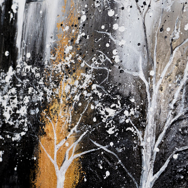 abstrakte kunst mit gold und schwarz, strukturierte acrylmalerei wald, acrylbild bäume auf leinwand