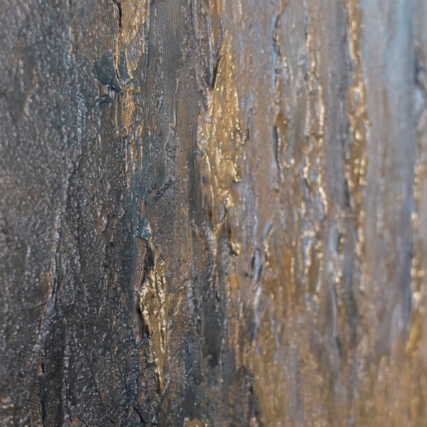 Detail des Gemäldes „Kristallwasser" – goldene Reliefströme zwischen Anthrazit und Rosé-Beige