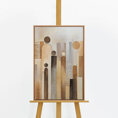 Handgemaltes Figurenbild „Stadt der Figuren" auf Staffelei – abstrakte Silhouetten in Beige & Braun, Rahmen