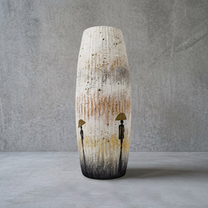 Porzellanvase handbemalt in Weiß und Ocker, 29 cm