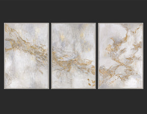 „Geschichte“ – abstraktes Triptychon in Beige und Gold