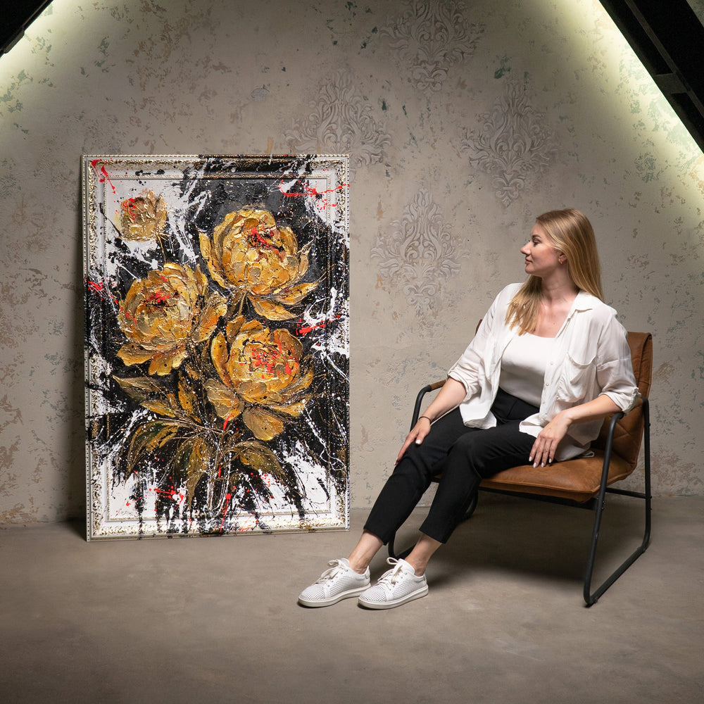 Hand-Painted Acrylic Painting with Gold Flowers – Wall Art Decor „Velvety Shine“
