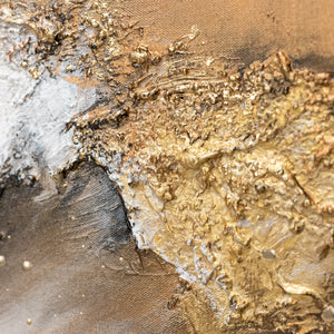 Strukturdetails in Weiß, Grau und Gold auf Acrylbild