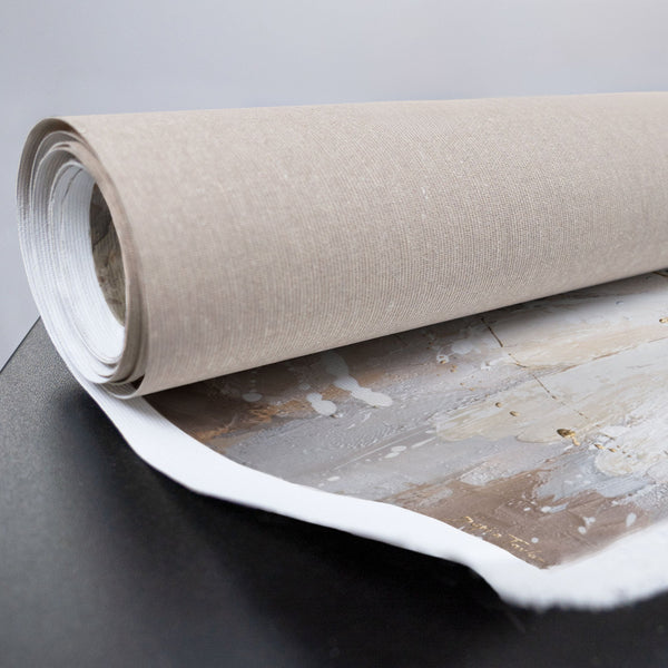 Gerollte Leinwand mit floraler Strukturkunst in Beige und Weiß